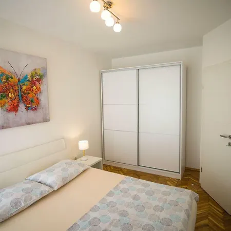 Bebulino Apartment Split